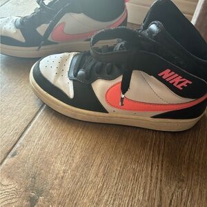 Nike Kids Black and Neon Pink Sneakers